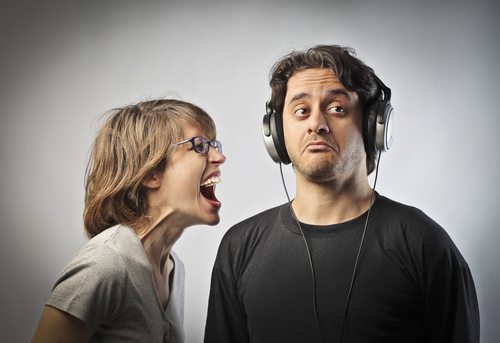 Immagine rappresentativa di una coppia con difficoltà di comunicazione