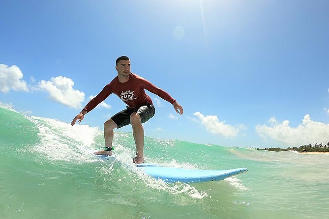 Immagine di un surfista